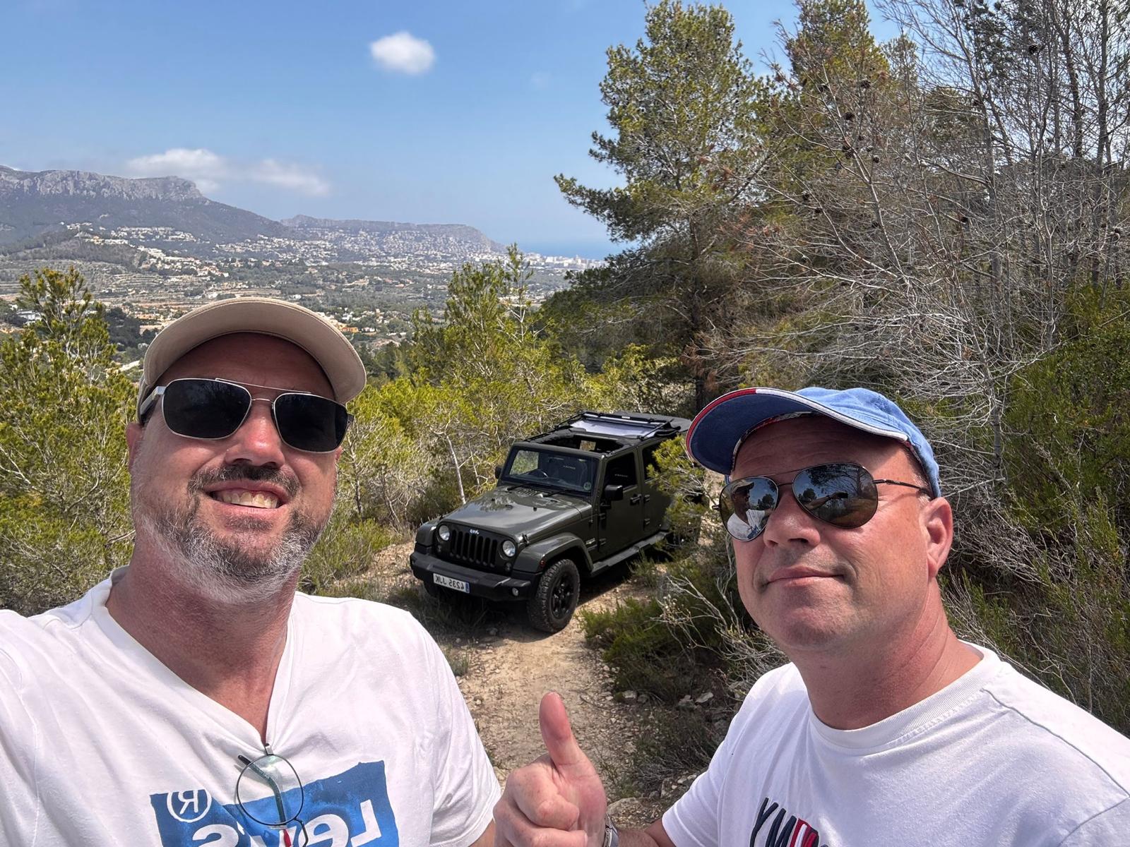 Met de Jeep op stap in Spanje met broer